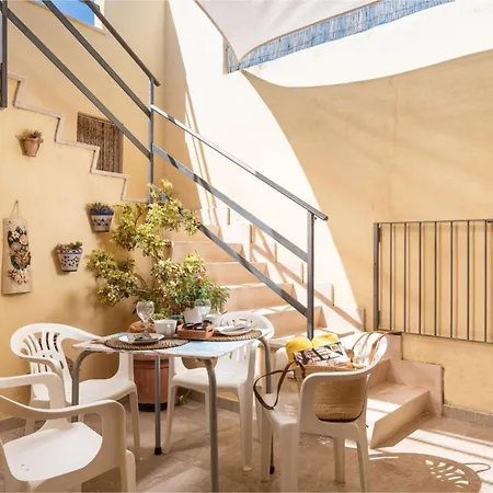 Hébergement de vacances Gemuetliches Stadthaus Am Strand- 100 M Vom Von Picafort Entfernt By Interhome *