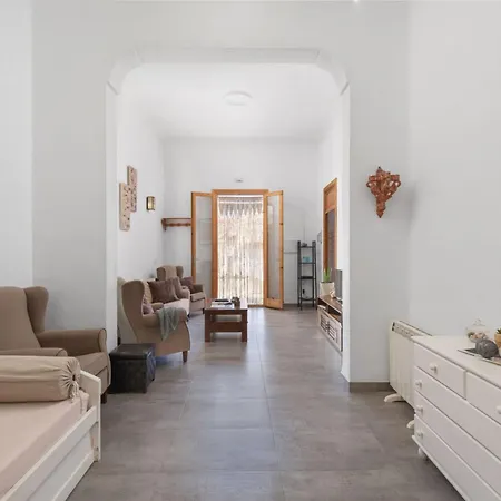 Dom wakacyjny Gemuetliches Stadthaus Am Strand- 100 M Vom Von Picafort Entfernt By Interhome *