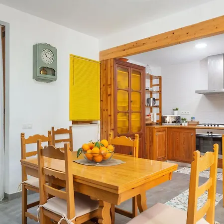 Gemuetliches Stadthaus Am Strand- 100 M Vom Von Picafort Entfernt By Interhome Dom wakacyjny Can Picafort (Mallorca)